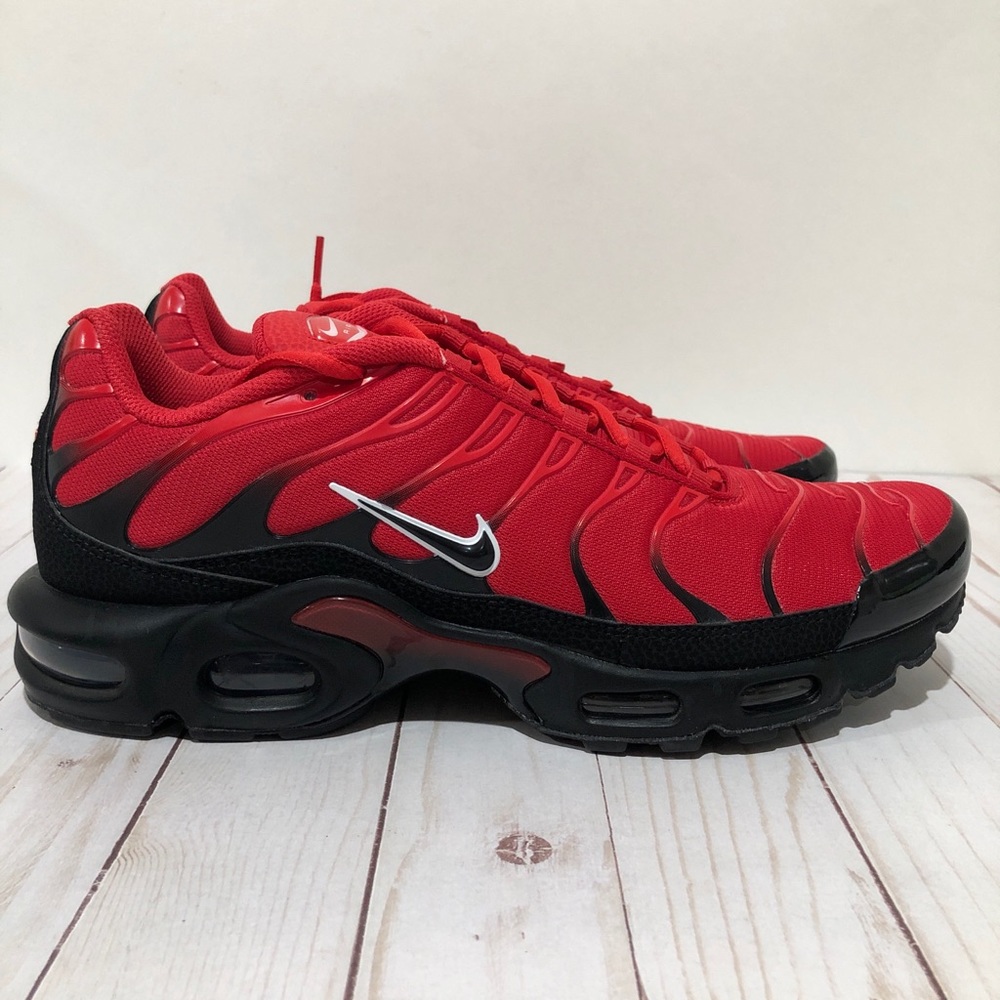 🔴SOLD🔴Nike Air Max Plus TN Tuned UNIVERSITY Red - Picture 1 of 11